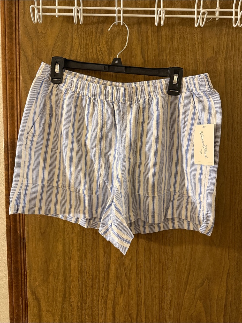 NWT universal thread linen type shorts size medium